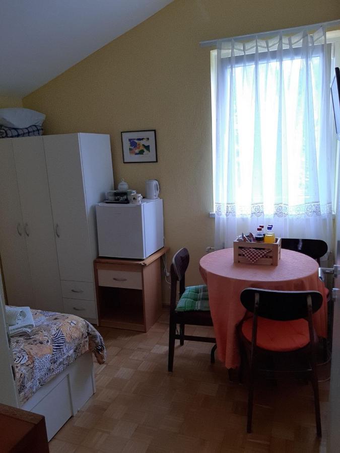 Apartments And Rooms Knez Portorose Esterno foto