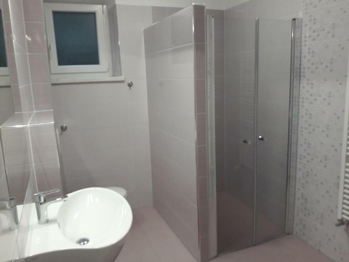 Apartments And Rooms Knez Portorose Esterno foto